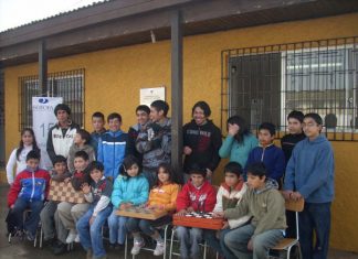 Maestro internacional de Ajedrez «Mauricio Flores» visitó el taller de esta disciplina en la Casa CORESOL ASIVA